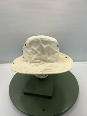 Vintage Tilley Hat Made in Canada with Maple Leaf Snaps. %100 cotton